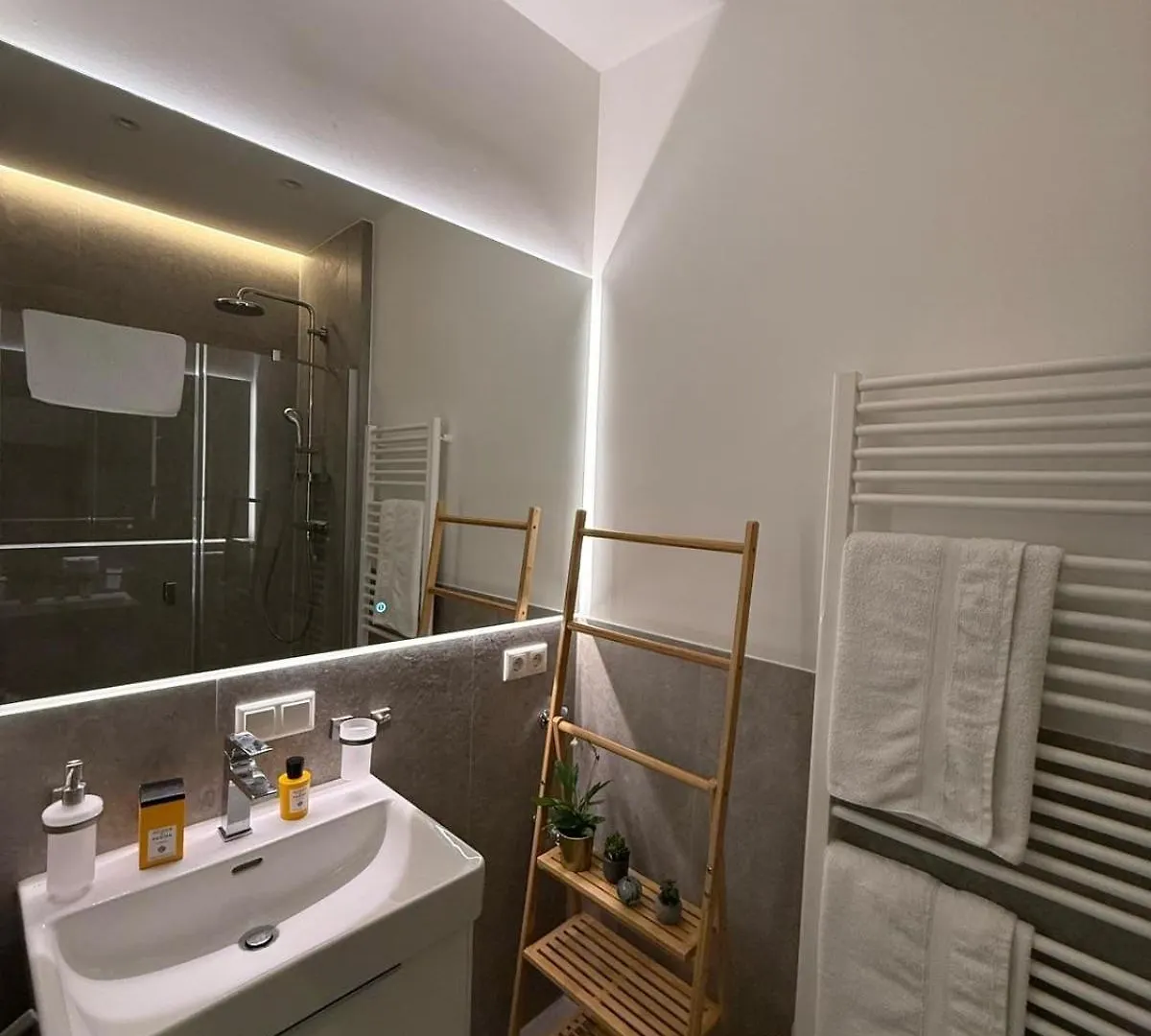 Beckhomes Munich, New, Central 2Br Apartment With Terrace Germany